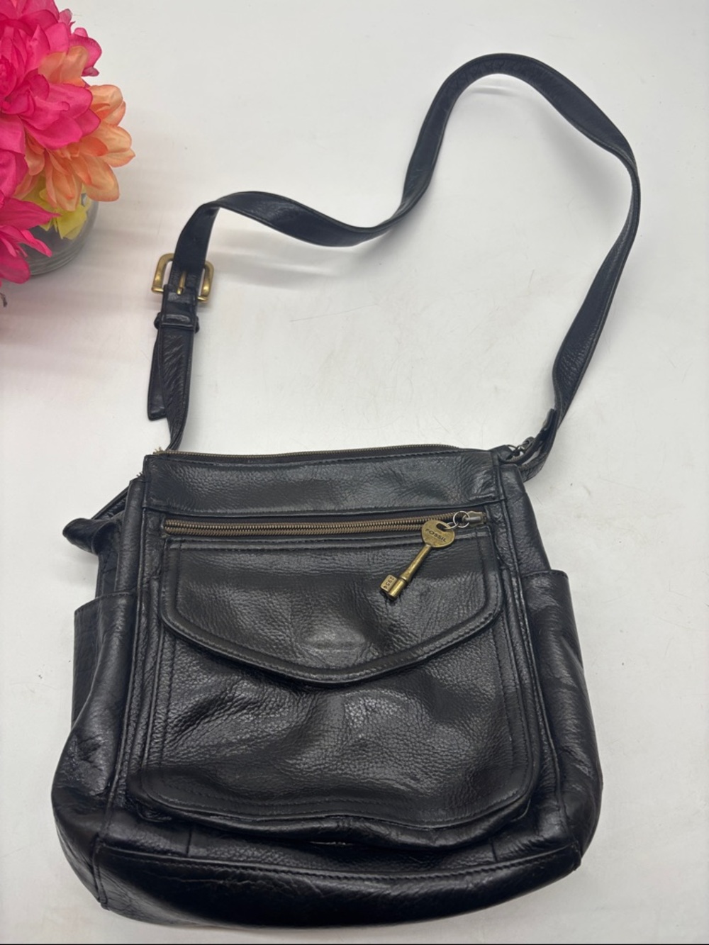 Fossil VintagBlack Leather Crossbody Bag with Key Charm Built in Wallet